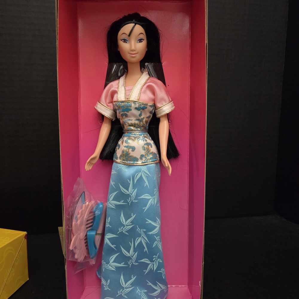 1998 Disney's Satiny Shimmer Mulan #19432
